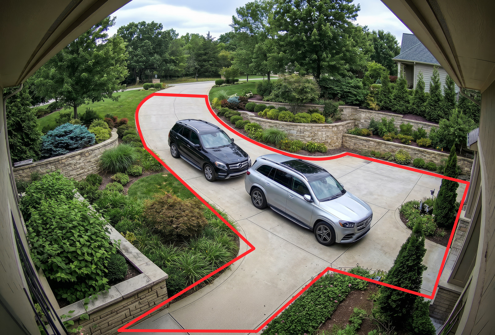IC Realtime driveway example with an illustrated red activity-zone boundary